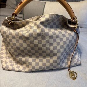 Louis Vuitton damier azur artsy
